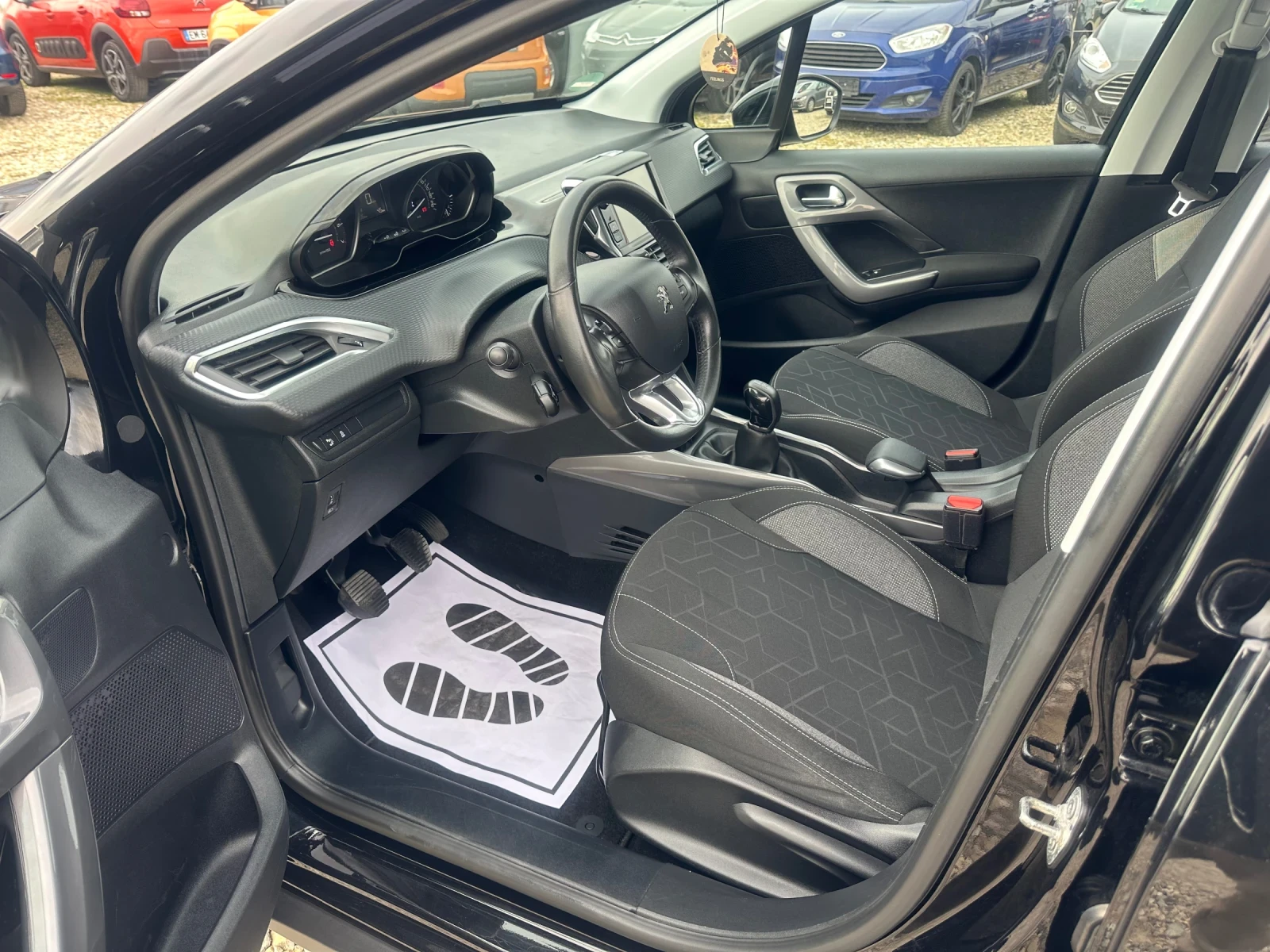 Peugeot 2008, снимка 7 - Автомобили и джипове - 53904684