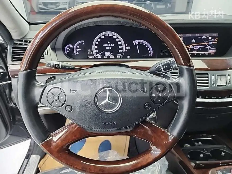 Mercedes-Benz S 500 V8* NIGHT VISION* ОБДУХ* ПАНО* TV* КРАЙНА ЦЕНА, снимка 5 - Автомобили и джипове - 53947420