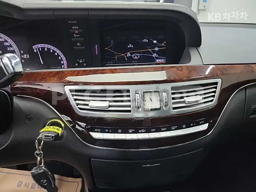 Mercedes-Benz S 500 V8* NIGHT VISION* ОБДУХ* ПАНО* TV* КРАЙНА ЦЕНА, снимка 9 - Автомобили и джипове - 53947420