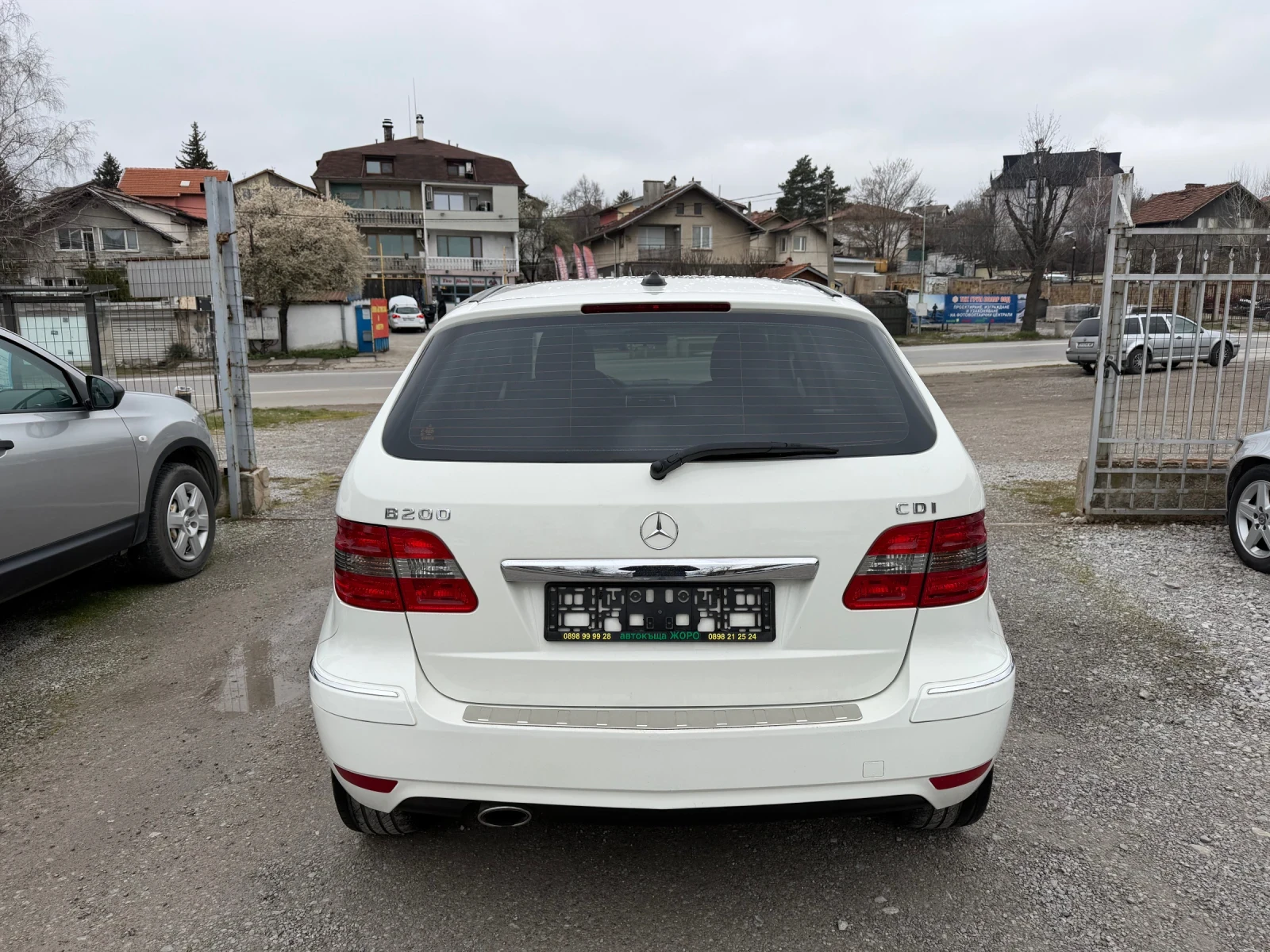 Mercedes-Benz B 200 АВТОМАТ, PREMIUM, 2.0 DIZEL, 140 коня, NAVI, снимка 4 - Автомобили и джипове - 54031706