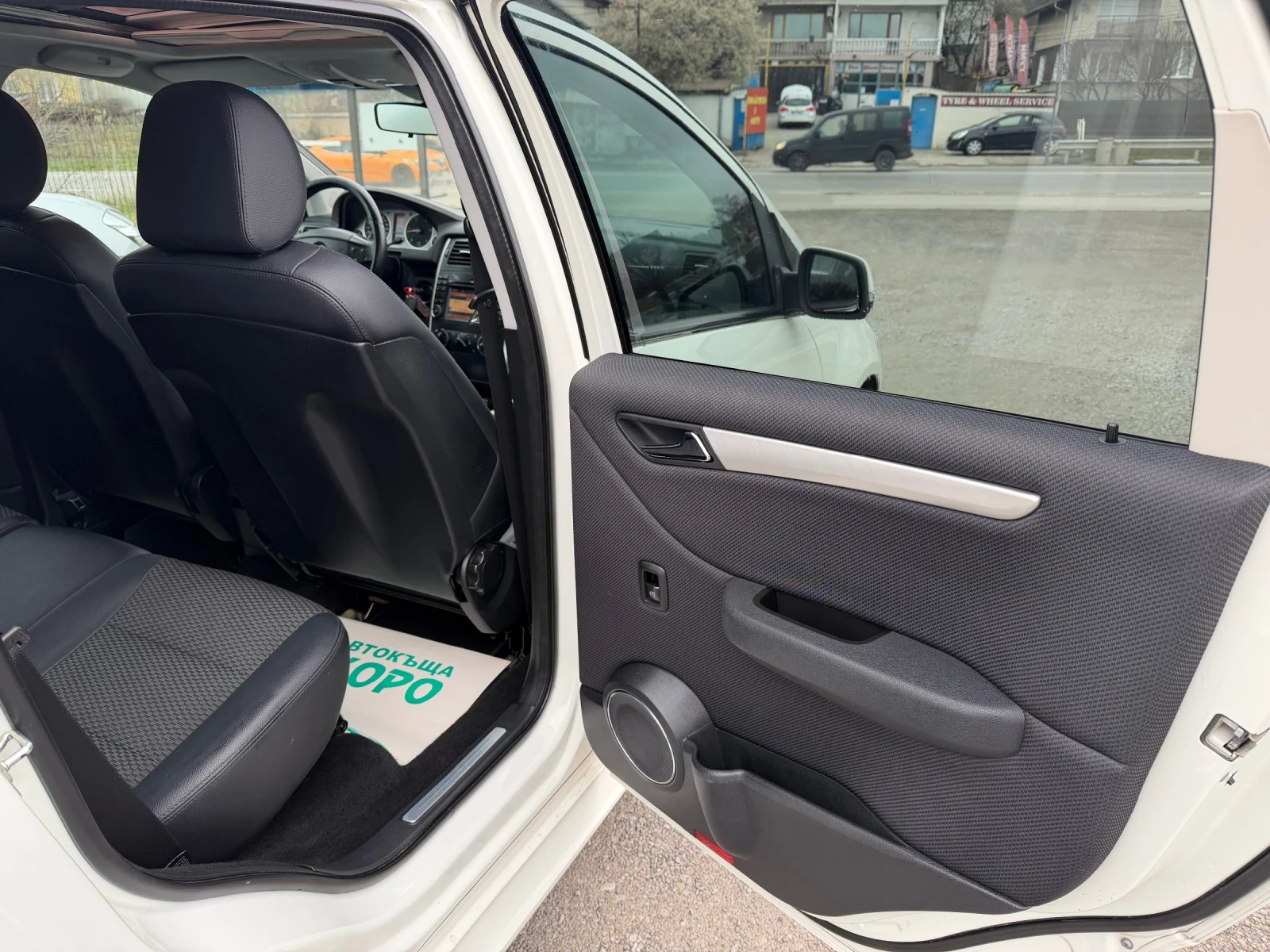 Mercedes-Benz B 200 АВТОМАТ, PREMIUM, 2.0 DIZEL, 140 коня, NAVI, снимка 10 - Автомобили и джипове - 54031706