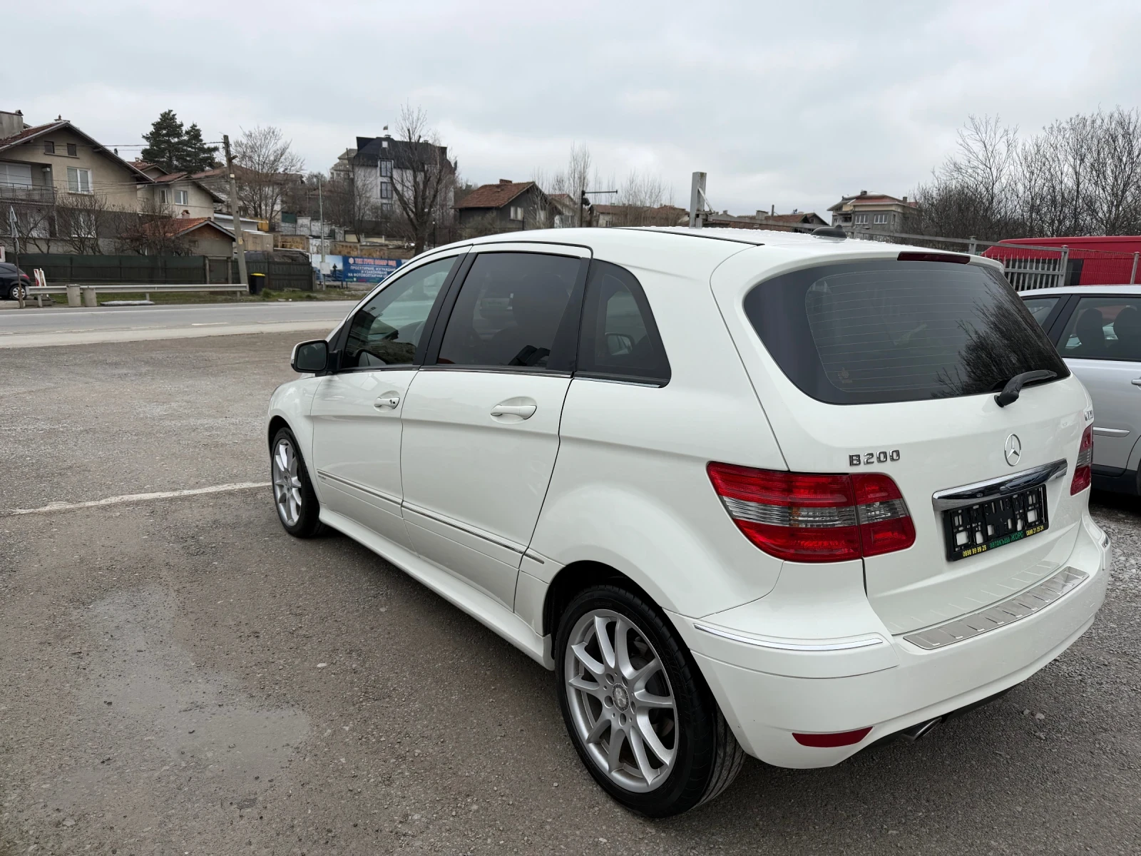 Mercedes-Benz B 200 АВТОМАТ, PREMIUM, 2.0 DIZEL, 140 коня, NAVI, снимка 3 - Автомобили и джипове - 54031706