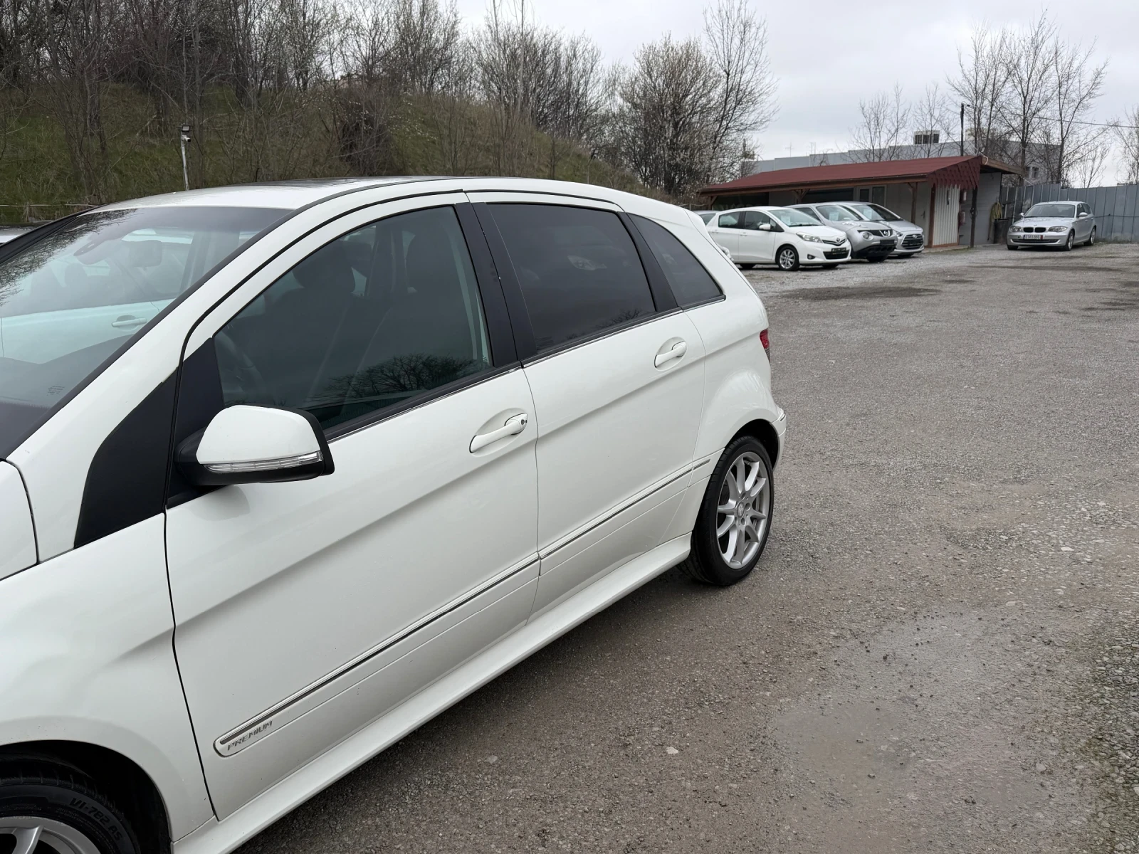 Mercedes-Benz B 200 АВТОМАТ, PREMIUM, 2.0 DIZEL, 140 коня, NAVI, снимка 2 - Автомобили и джипове - 54031706