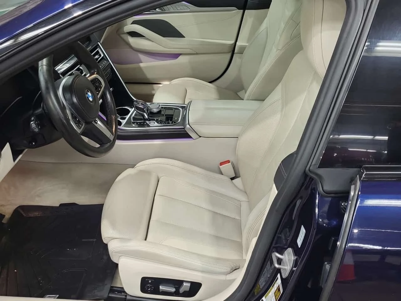 BMW 850 I| HUD| 360| AMBIENT| PANO| 2 КЛЮЧА, снимка 8 - Автомобили и джипове - 54069857