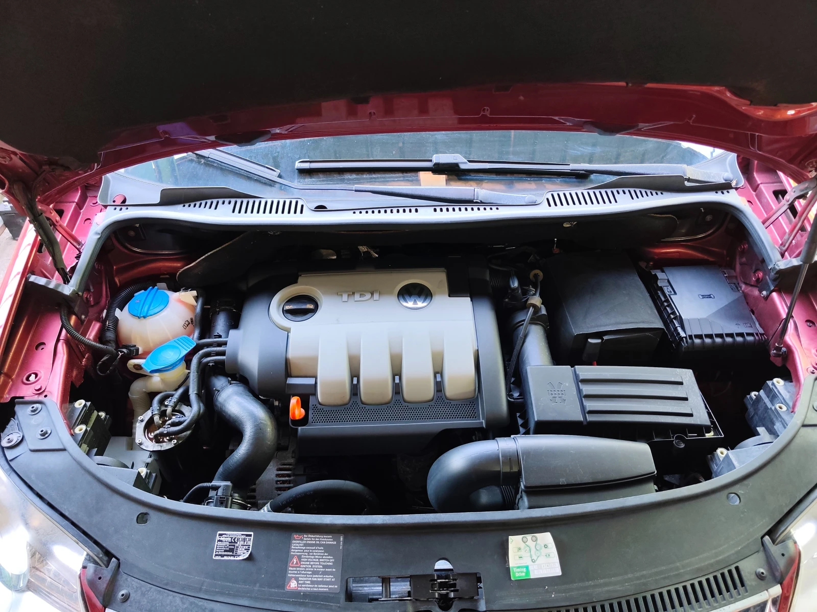 VW Touran 1.9TDI, снимка 10 - Автомобили и джипове - 54869055