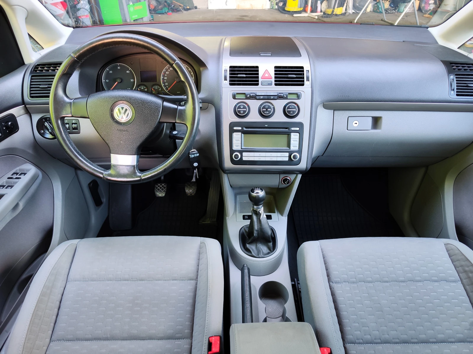 VW Touran 1.9TDI, снимка 11 - Автомобили и джипове - 54869055