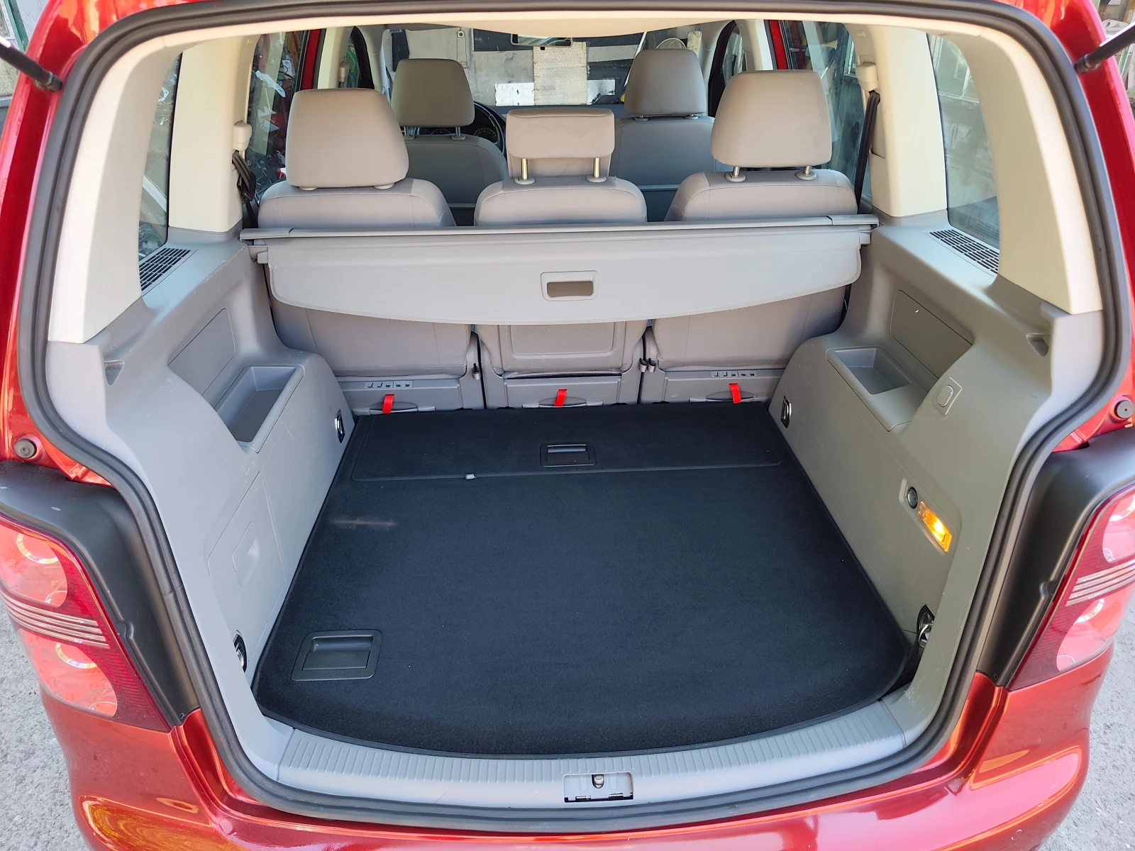 VW Touran 1.9TDI, снимка 12 - Автомобили и джипове - 54869055