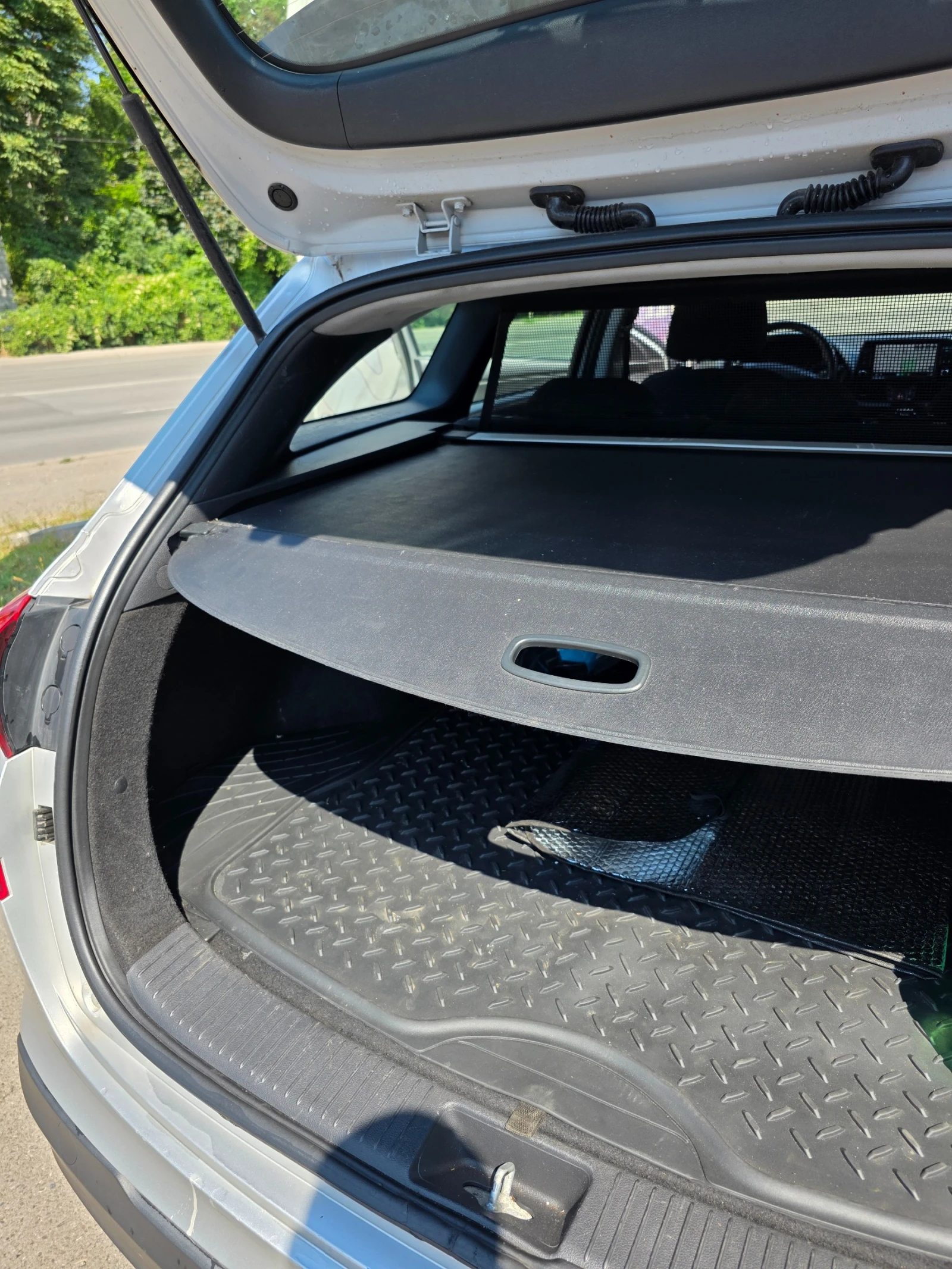Hyundai I30 КОМБИ, снимка 6 - Автомобили и джипове - 55071954