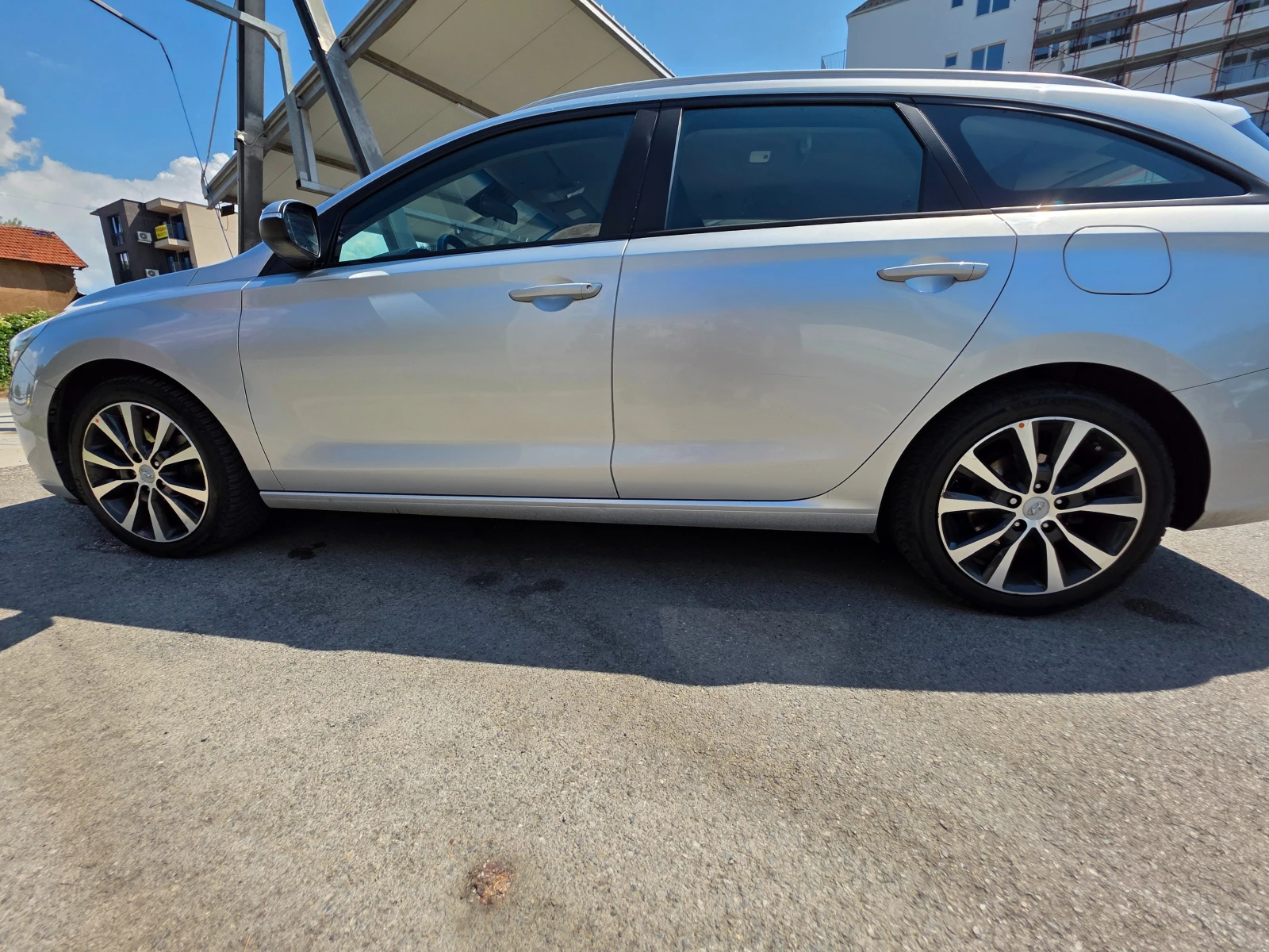 Hyundai I30 КОМБИ, снимка 4 - Автомобили и джипове - 55071954