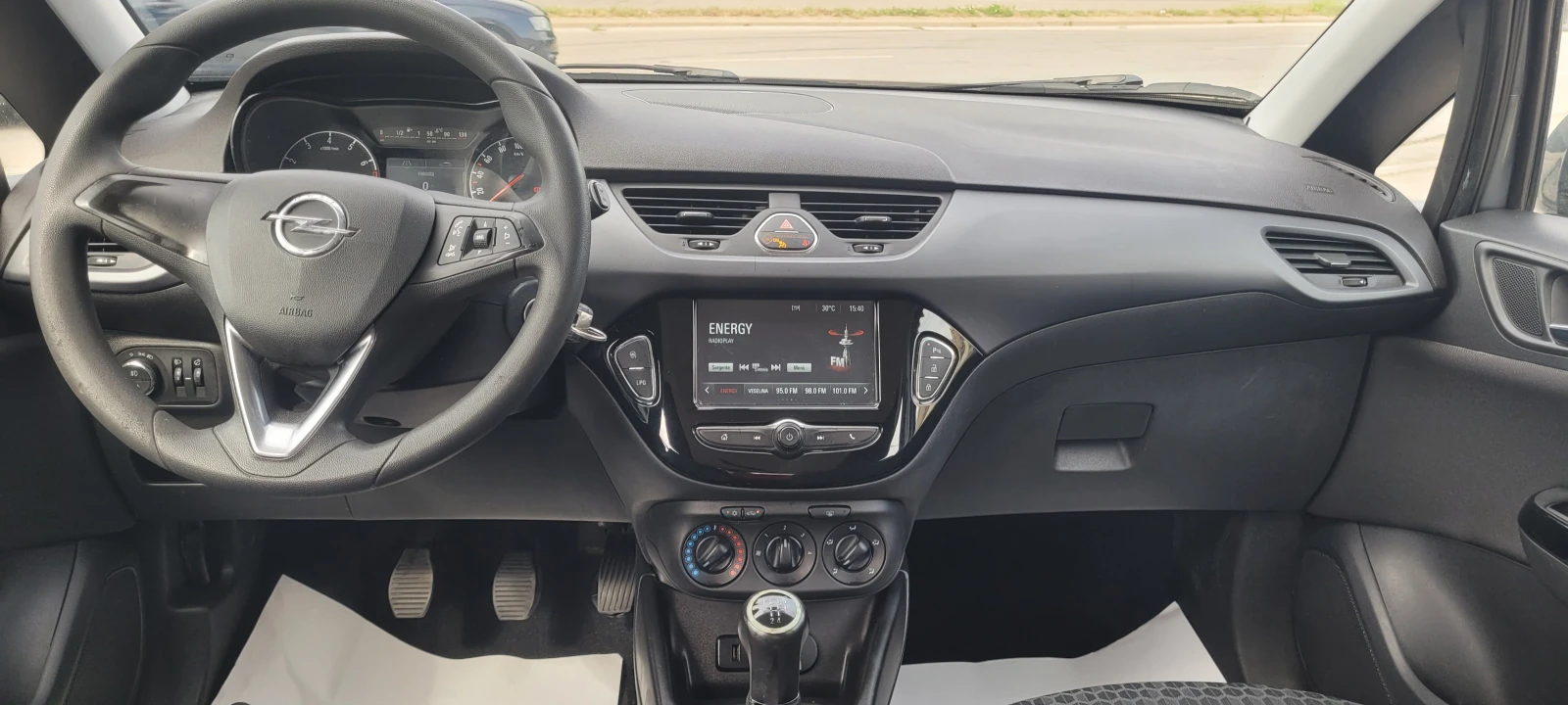 Opel Corsa 1.4 GAS , снимка 9 - Автомобили и джипове - 55406539