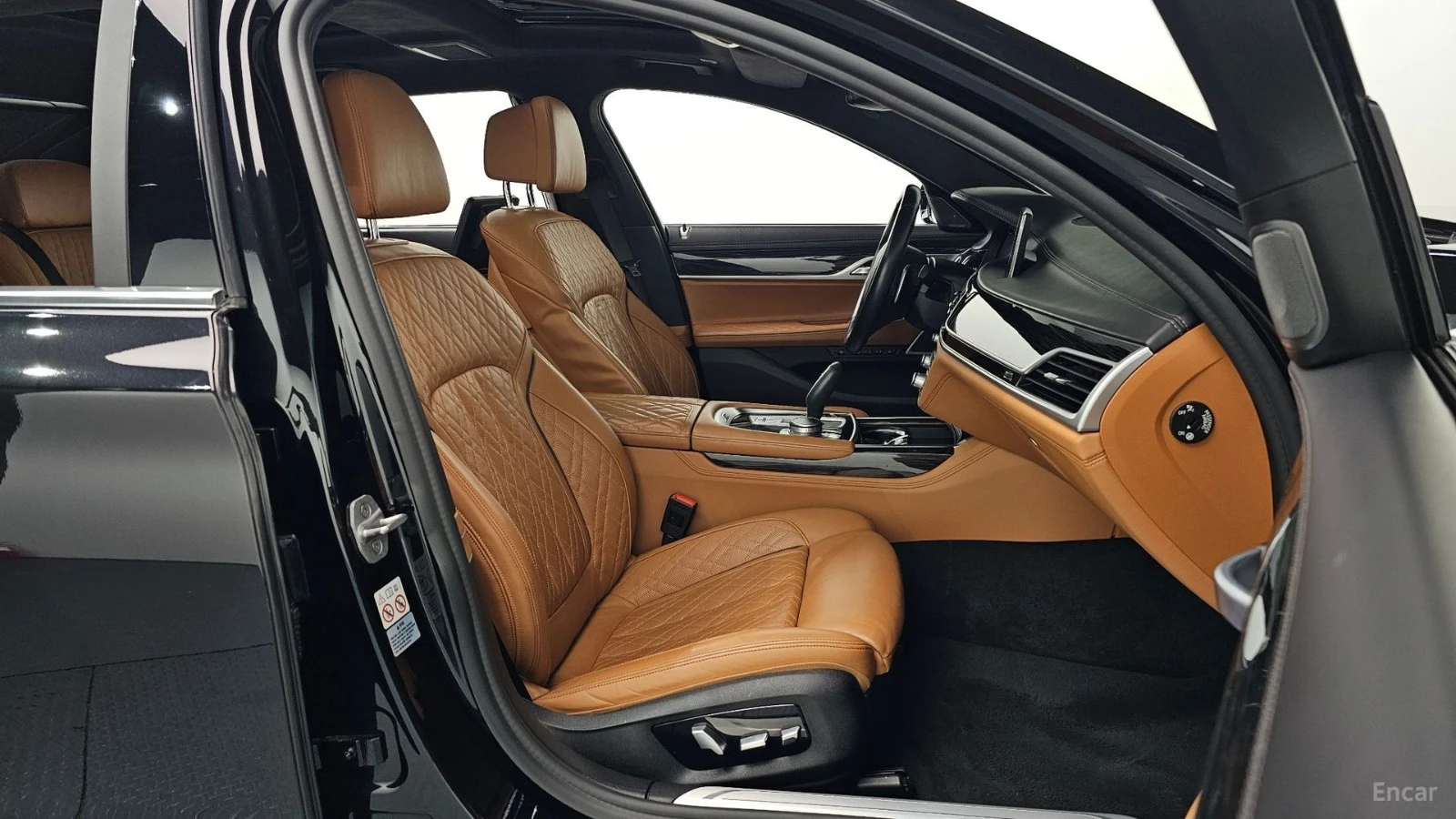 BMW 740 Li* xDrive* M-SPORT* 360* ПАНО* HUD* FULL* , снимка 9 - Автомобили и джипове - 55627641