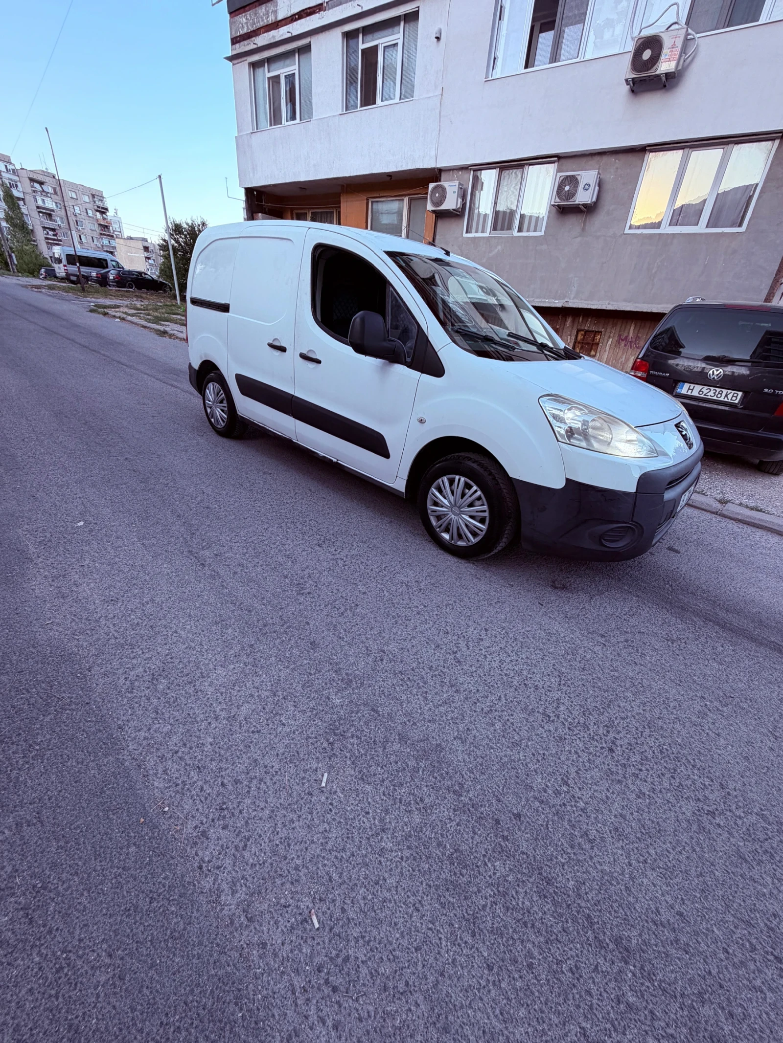 Peugeot Partner 1.6HDI, снимка 4 - Автомобили и джипове - 55742904