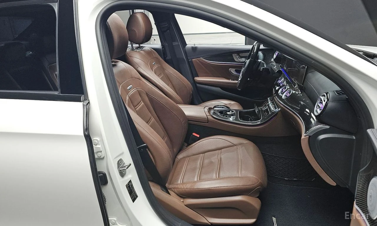 Mercedes-Benz E 63 AMG 4MATIC+ BURMESTER* ОБДУХВАНЕ* LANE* ASSIST* , снимка 14 - Автомобили и джипове - 56118292