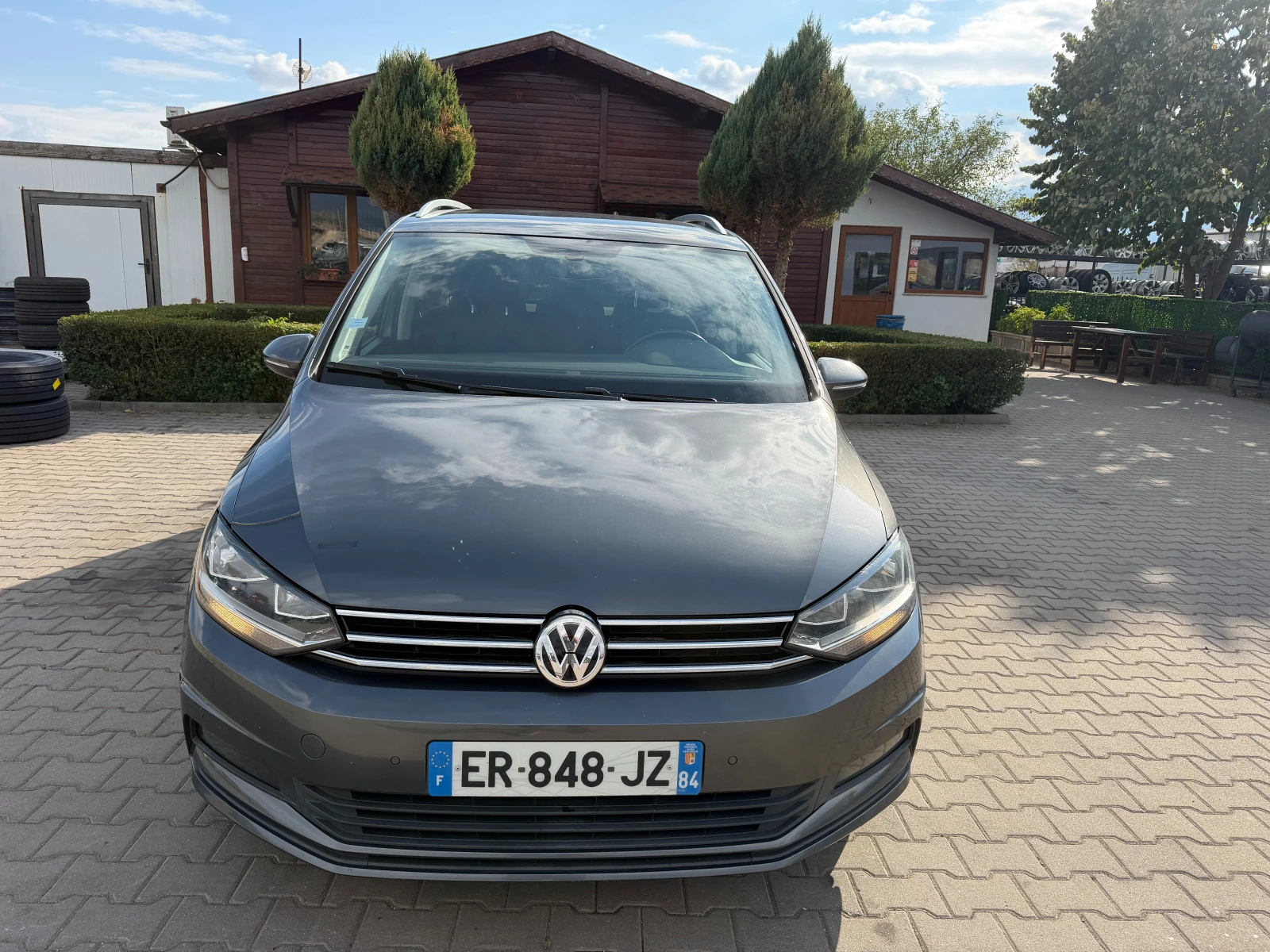 VW Touran 1.6TDI AVTOMAT/NAVI/KAMERA EURO 6, снимка 3 - Автомобили и джипове - 56272580
