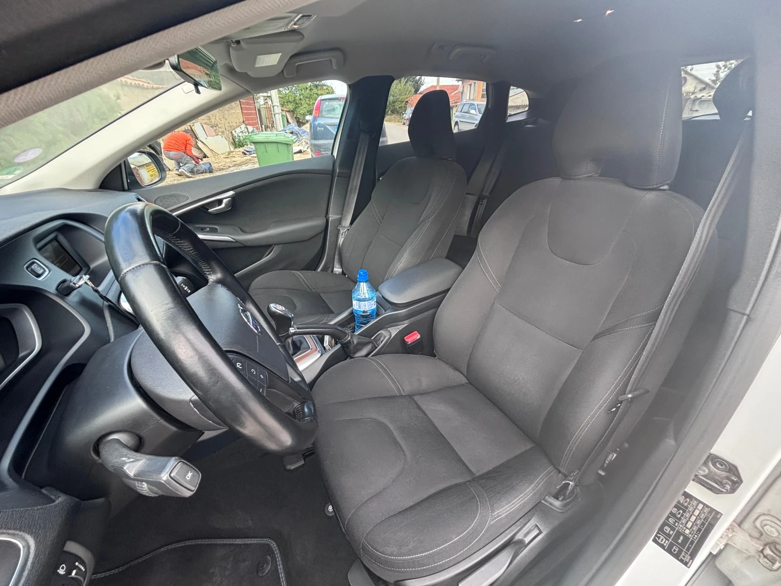 Volvo V40 1.6 i T3, снимка 11 - Автомобили и джипове - 56679974