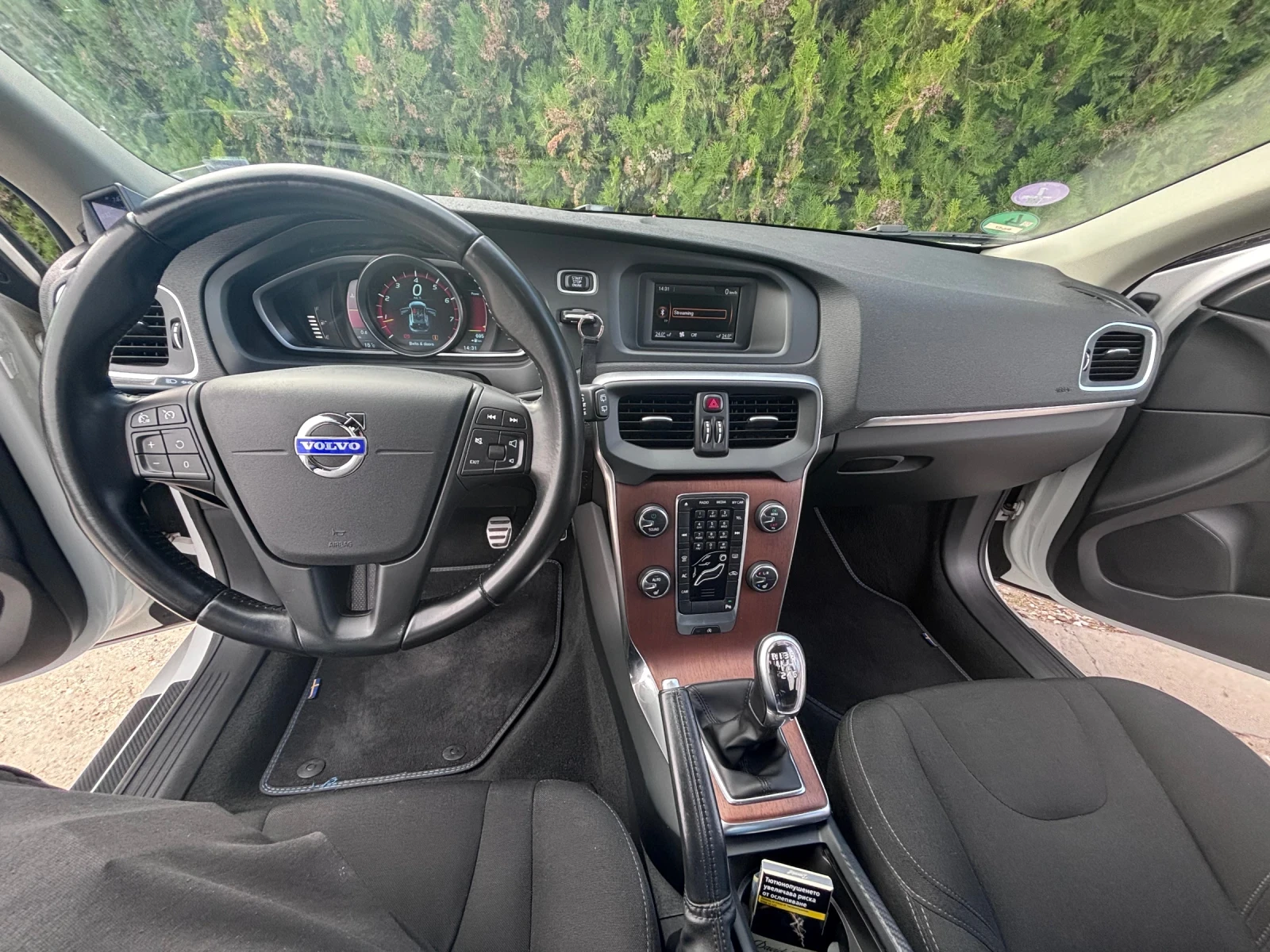 Volvo V40 1.6 i T3, снимка 9 - Автомобили и джипове - 56679974