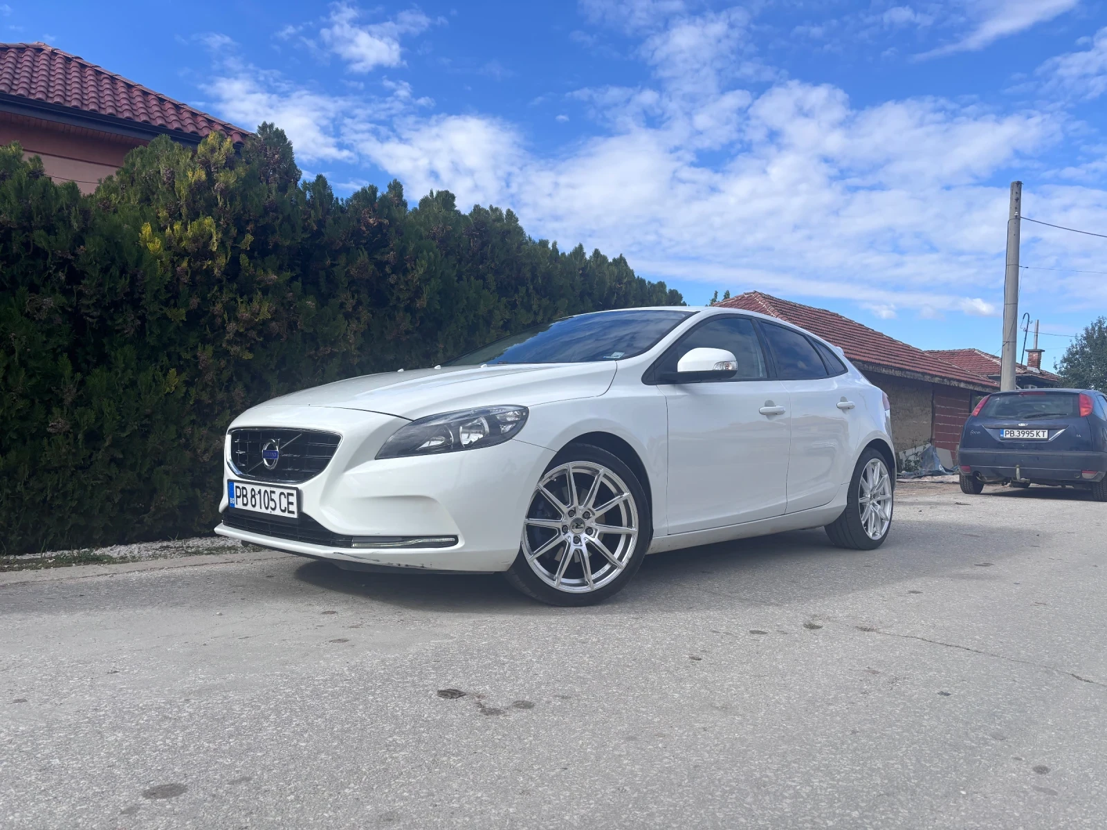 Volvo V40 1.6 i T3, снимка 2 - Автомобили и джипове - 56679974