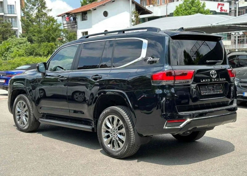 Toyota Land cruiser 300 70Tth ANNIVERSARY, снимка 4 - Автомобили и джипове - 43116961