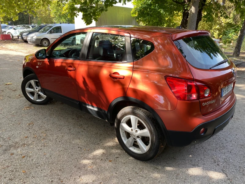 Nissan Qashqai Панорама 2.0I Бензин, снимка 4 - Автомобили и джипове - 46318769