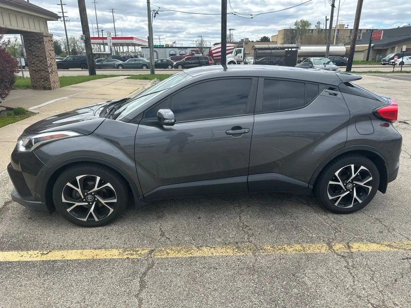 Toyota C-HR XLE, снимка 1 - Автомобили и джипове - 47304652