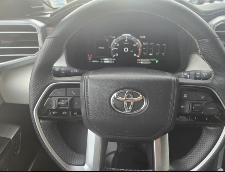 Toyota Sequoia PLATINUM* CAPSTONE* FULL* RUNNING BOARDS* , снимка 11 - Автомобили и джипове - 53574547