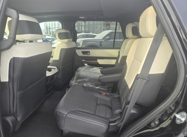 Toyota Sequoia PLATINUM* CAPSTONE* FULL* RUNNING BOARDS* , снимка 14 - Автомобили и джипове - 53574547