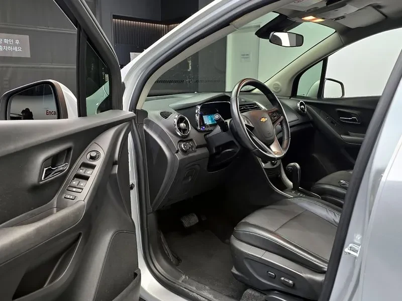 Chevrolet Trax 1.4, снимка 11 - Автомобили и джипове - 54330258