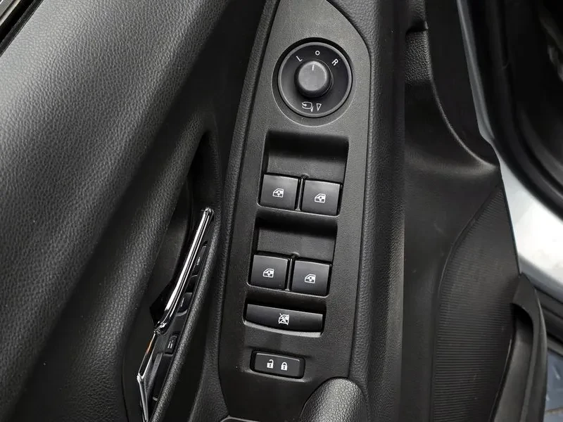 Chevrolet Trax 1.4, снимка 17 - Автомобили и джипове - 54330258