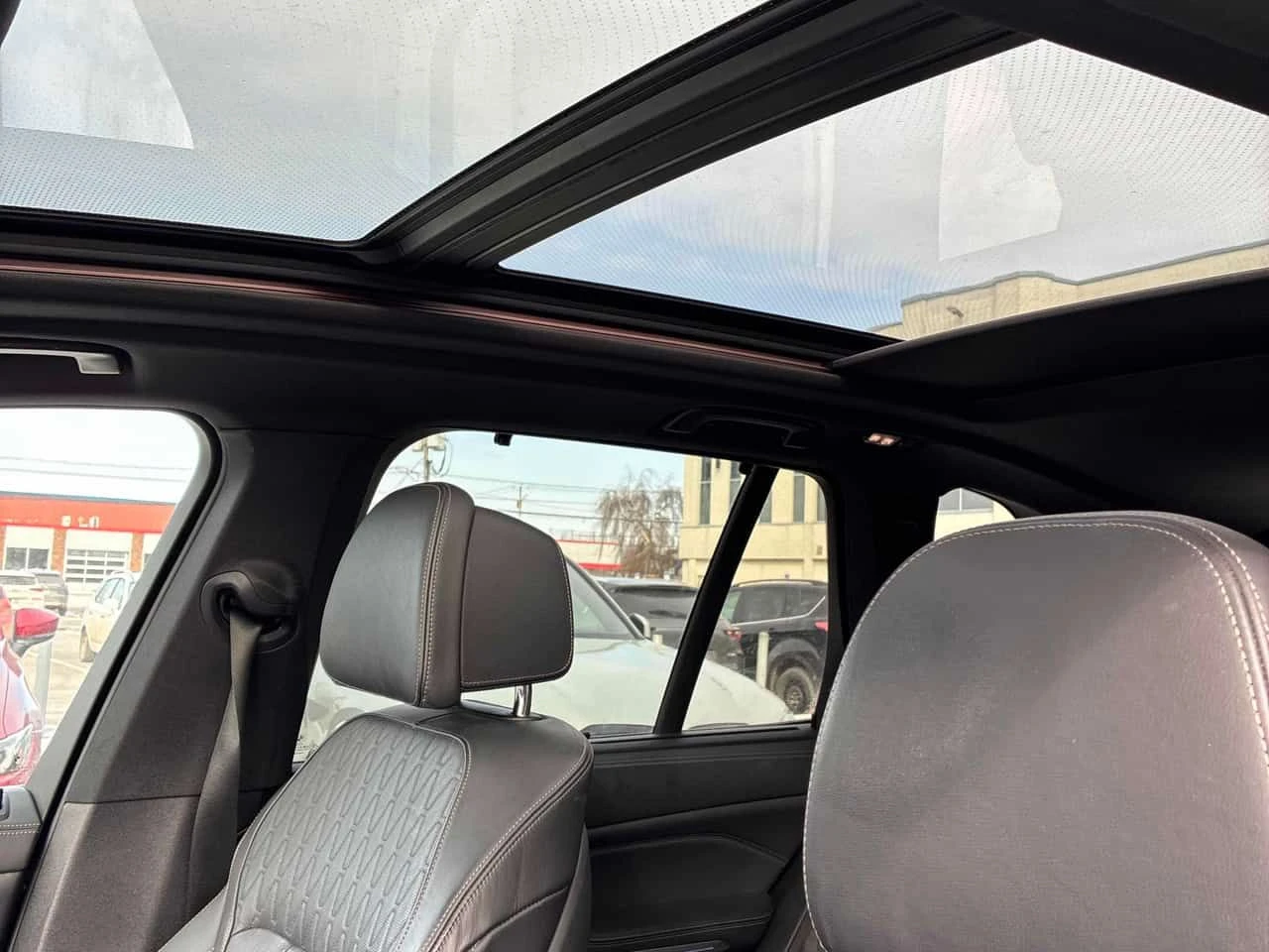 BMW X5 xDrive40i/ОБДУХВАНЕ/ДИСТРОНИК/360 КАМЕРИ/ПАНОРАМА, снимка 12 - Автомобили и джипове - 53745906