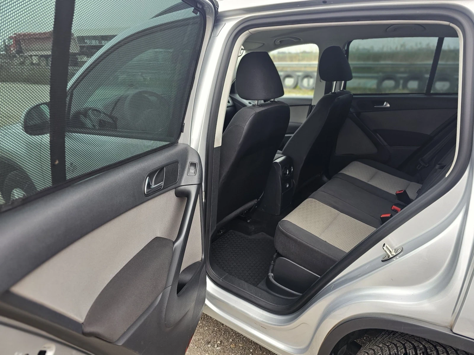 VW Tiguan 2.0 TDI  Facelift TOP, снимка 10 - Автомобили и джипове - 53926356