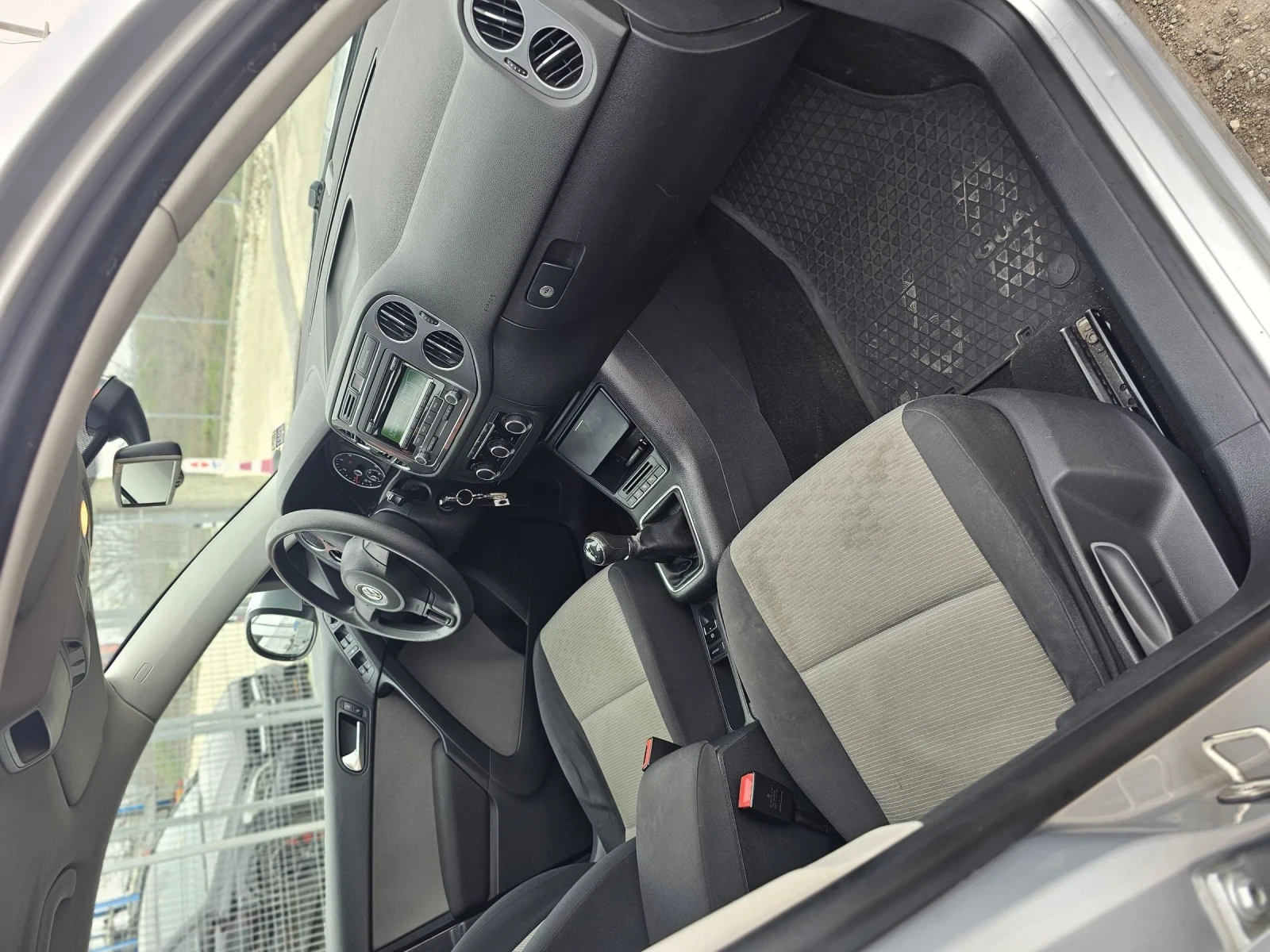 VW Tiguan 2.0 TDI  Facelift TOP, снимка 8 - Автомобили и джипове - 53926356