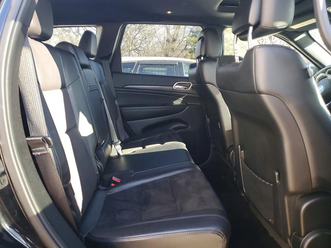 Jeep Grand cherokee 3.6l Laredo E, снимка 11 - Автомобили и джипове - 53938514