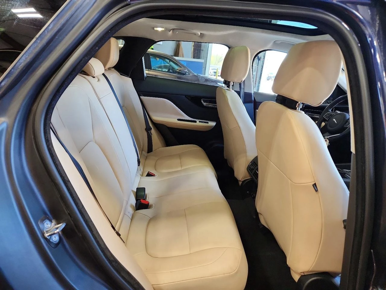 Jaguar F-PACE PREMIUM| AWD| START/STOP| КАМЕРА| ПАНО, снимка 11 - Автомобили и джипове - 54761521