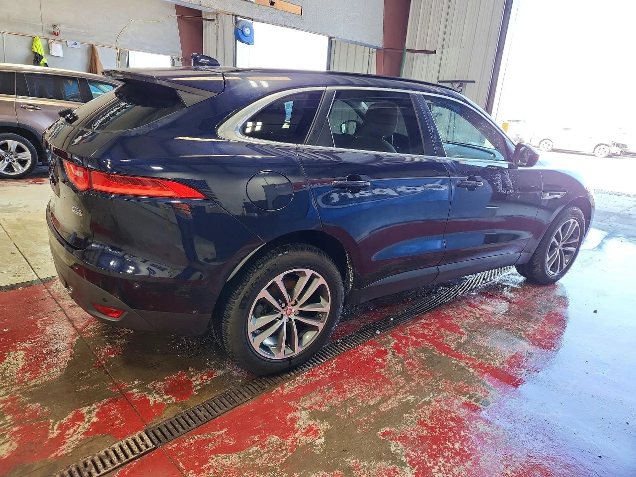 Jaguar F-PACE PREMIUM| AWD| START/STOP| КАМЕРА| ПАНО, снимка 3 - Автомобили и джипове - 54761521