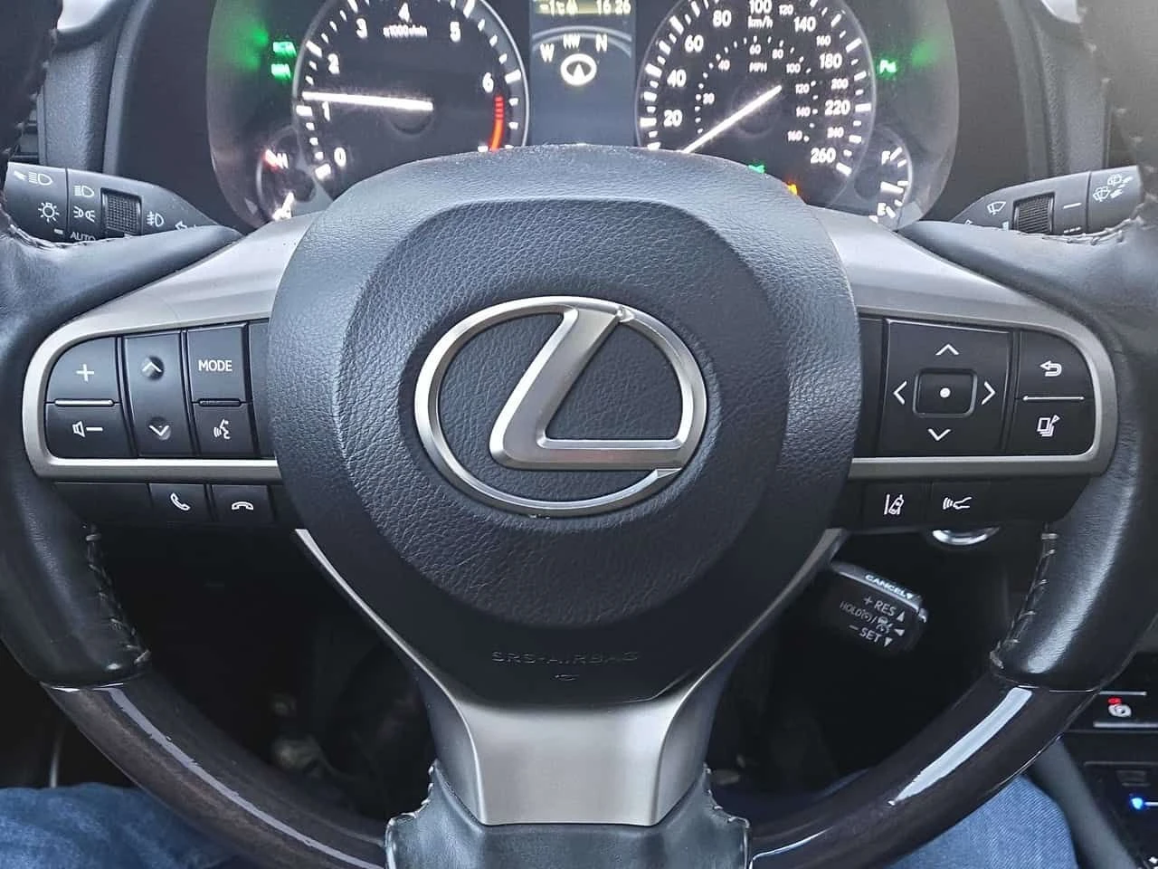 Lexus RX 350 * AWD * 2 КЛЮЧА * ОБДУХВАНЕ , снимка 12 - Автомобили и джипове - 54789306