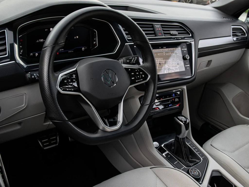 VW Tiguan, снимка 7 - Автомобили и джипове - 55377850