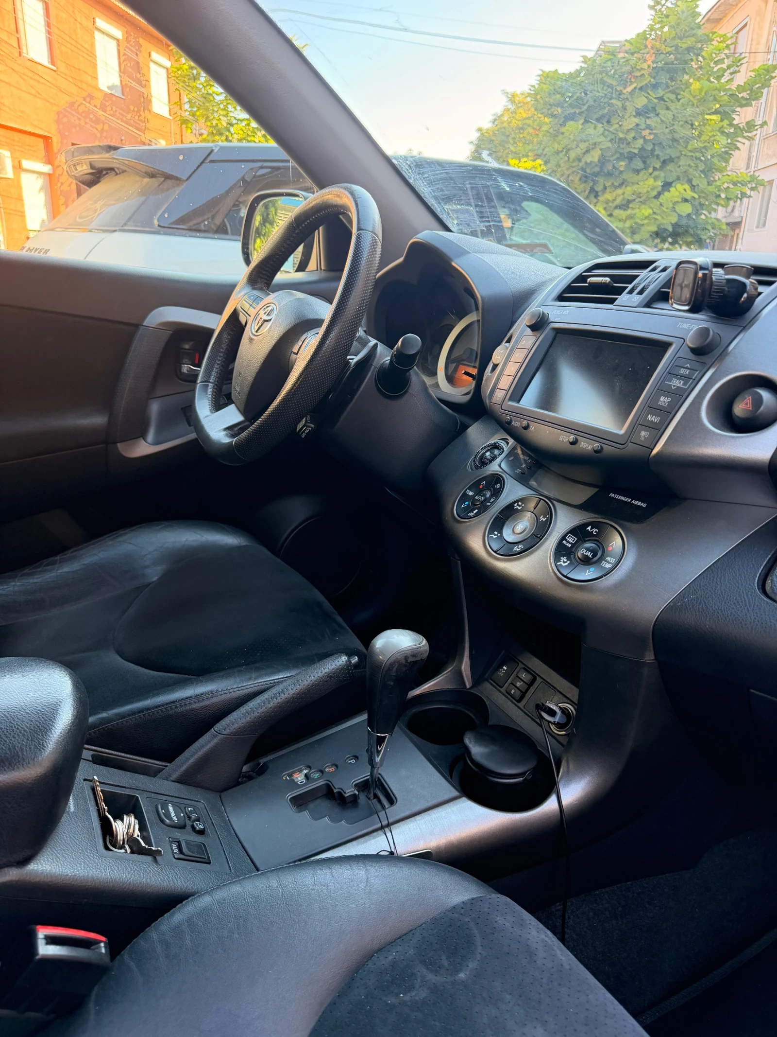 Toyota Rav4, снимка 4 - Автомобили и джипове - 55703479