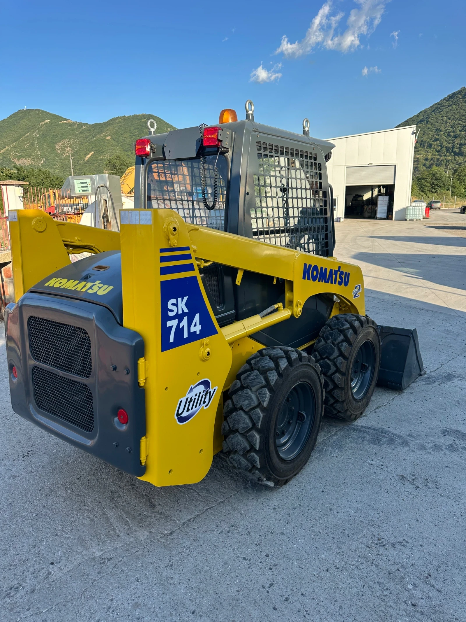 Мини челни товарачи Komatsu SK 714-2, снимка 4 - Индустриална техника - 56132981