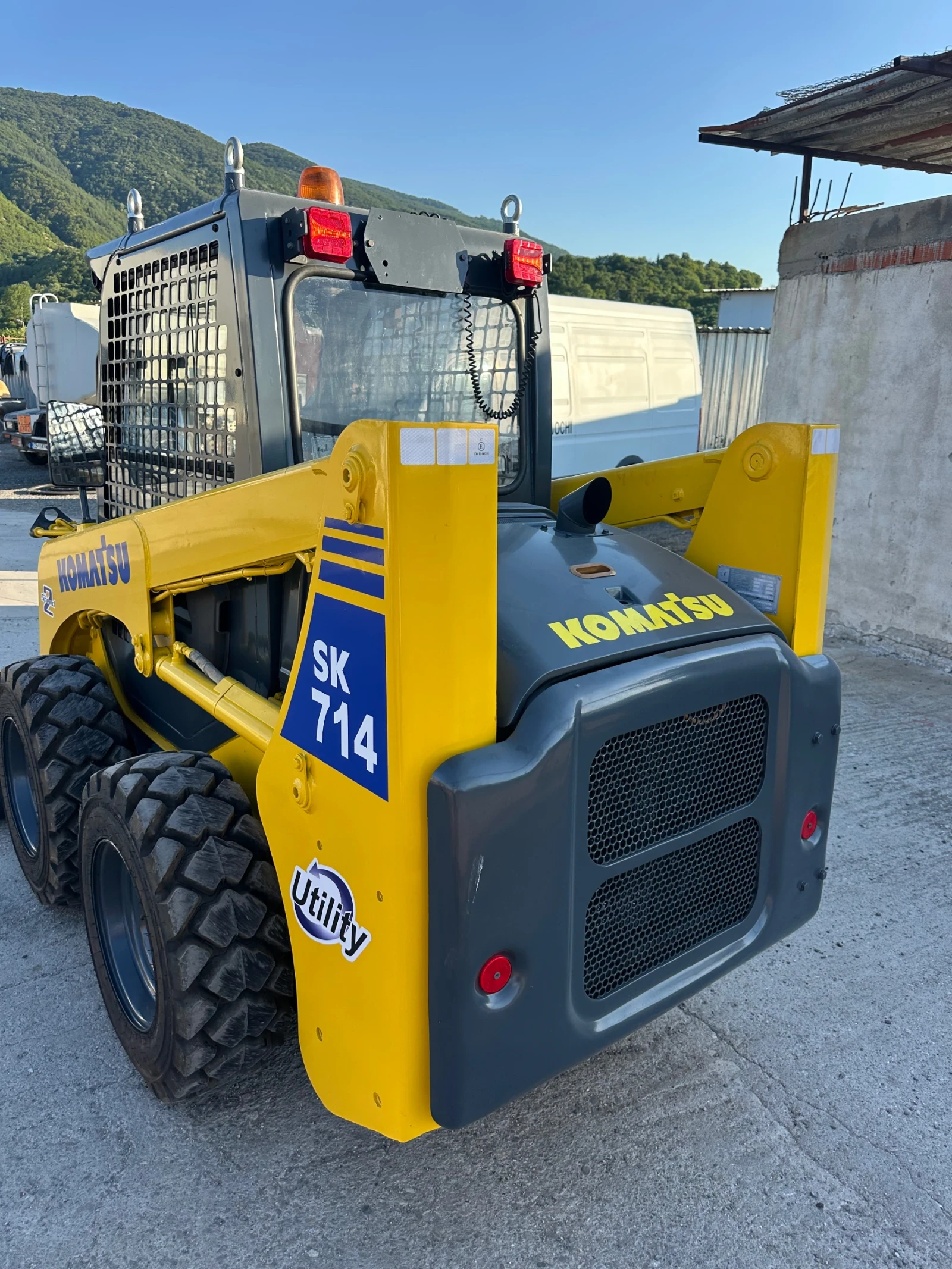 Мини челни товарачи Komatsu SK 714-2, снимка 2 - Индустриална техника - 56132981