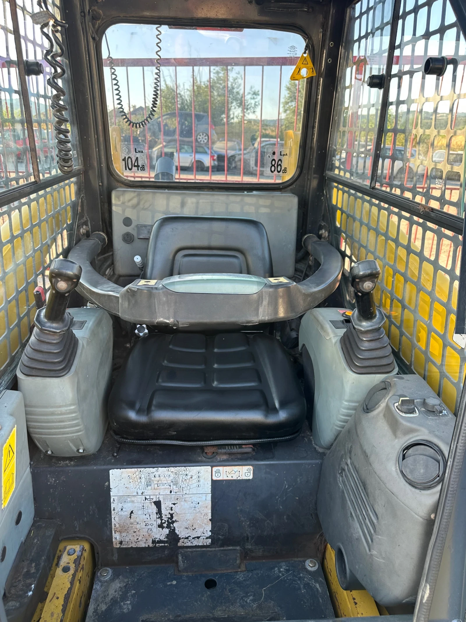 Мини челни товарачи Komatsu SK 714-2, снимка 5 - Индустриална техника - 56132981