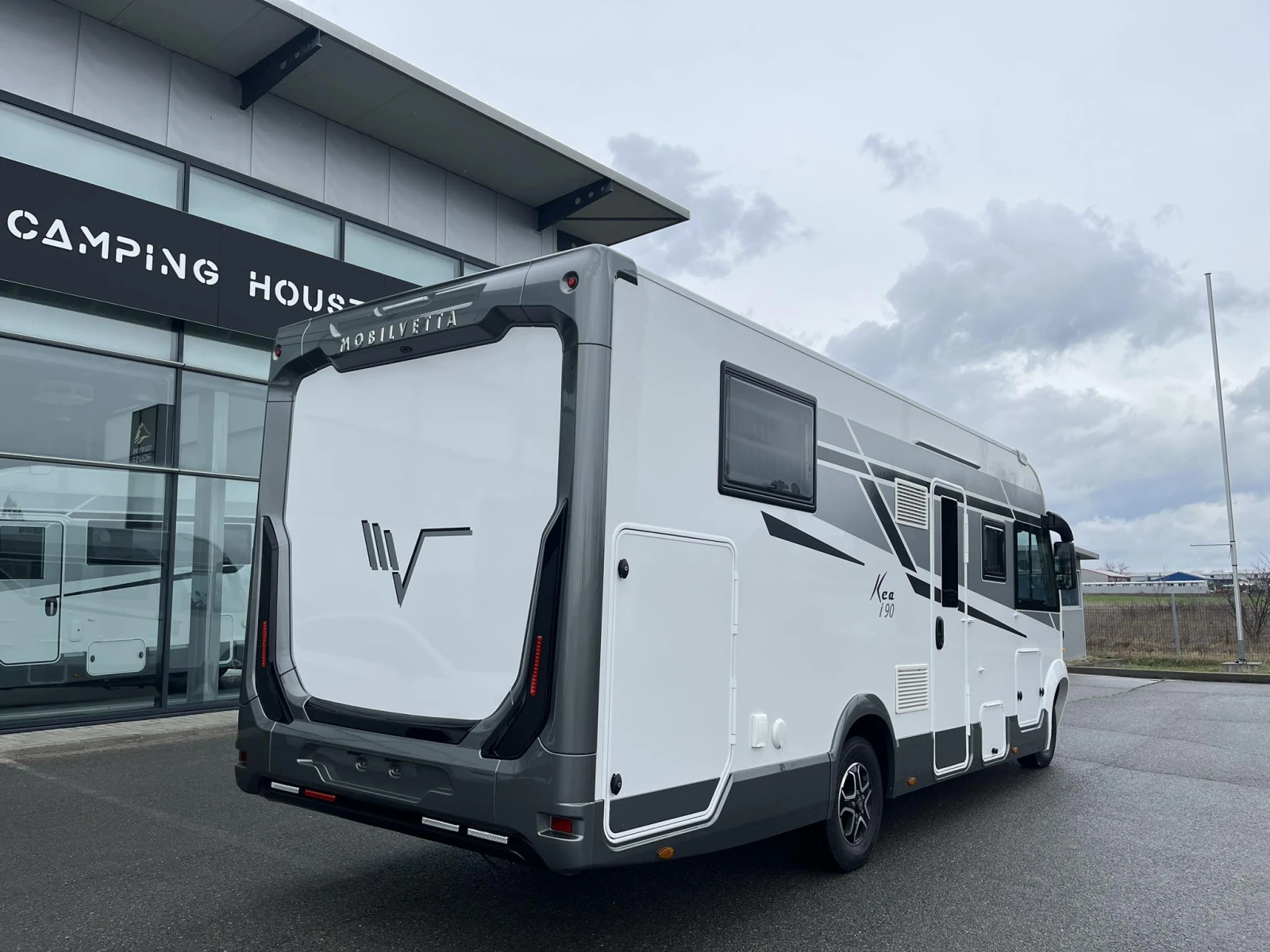 Кемпер Mobilvetta KEA i90 AT8 2025 Автоматик;Солар;Navi;Камера - изображение 2