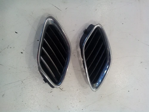 Решетки между фарове за Сааб 9-3 (марки)