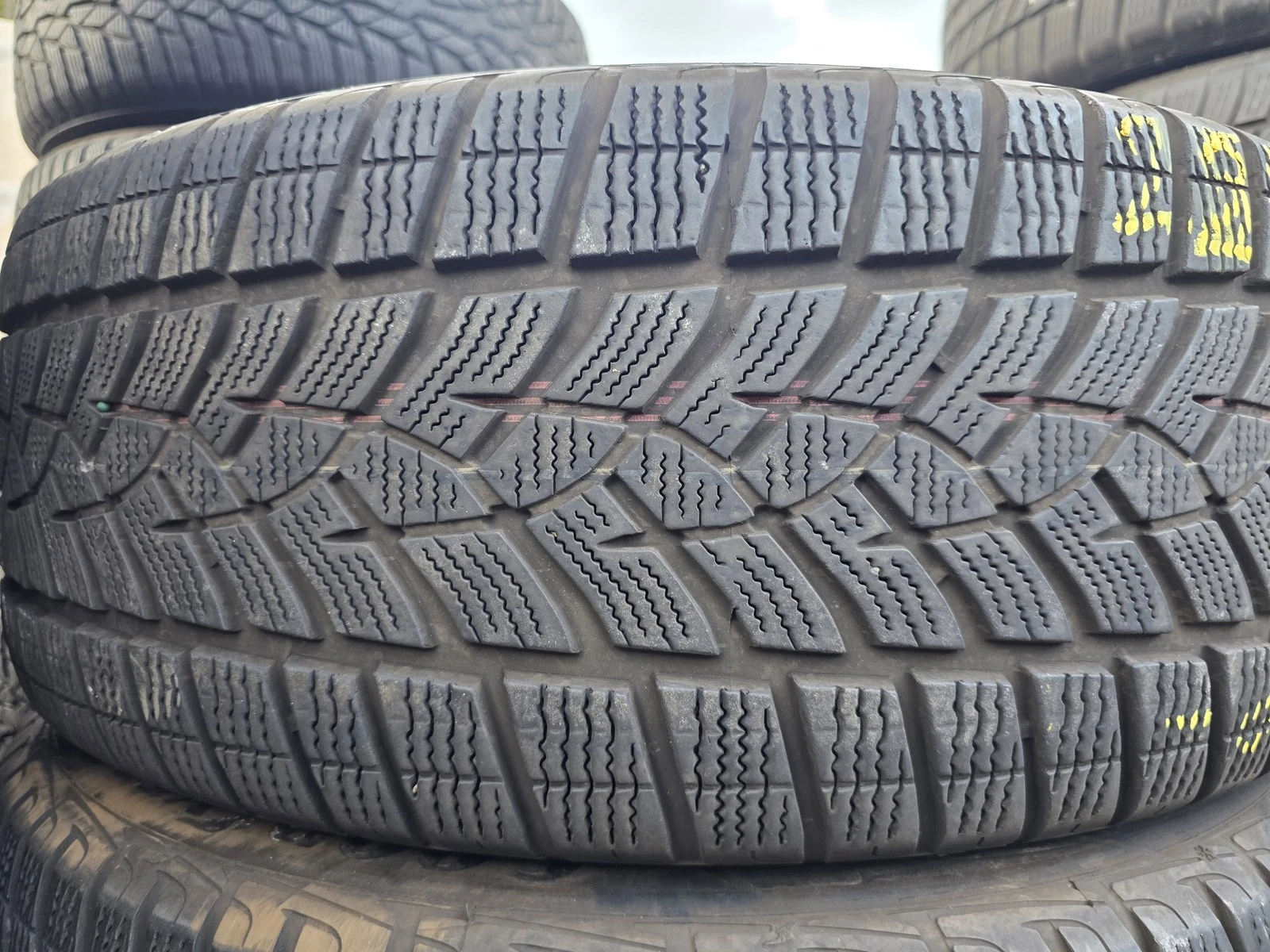 Гуми Зимни 225/55R18