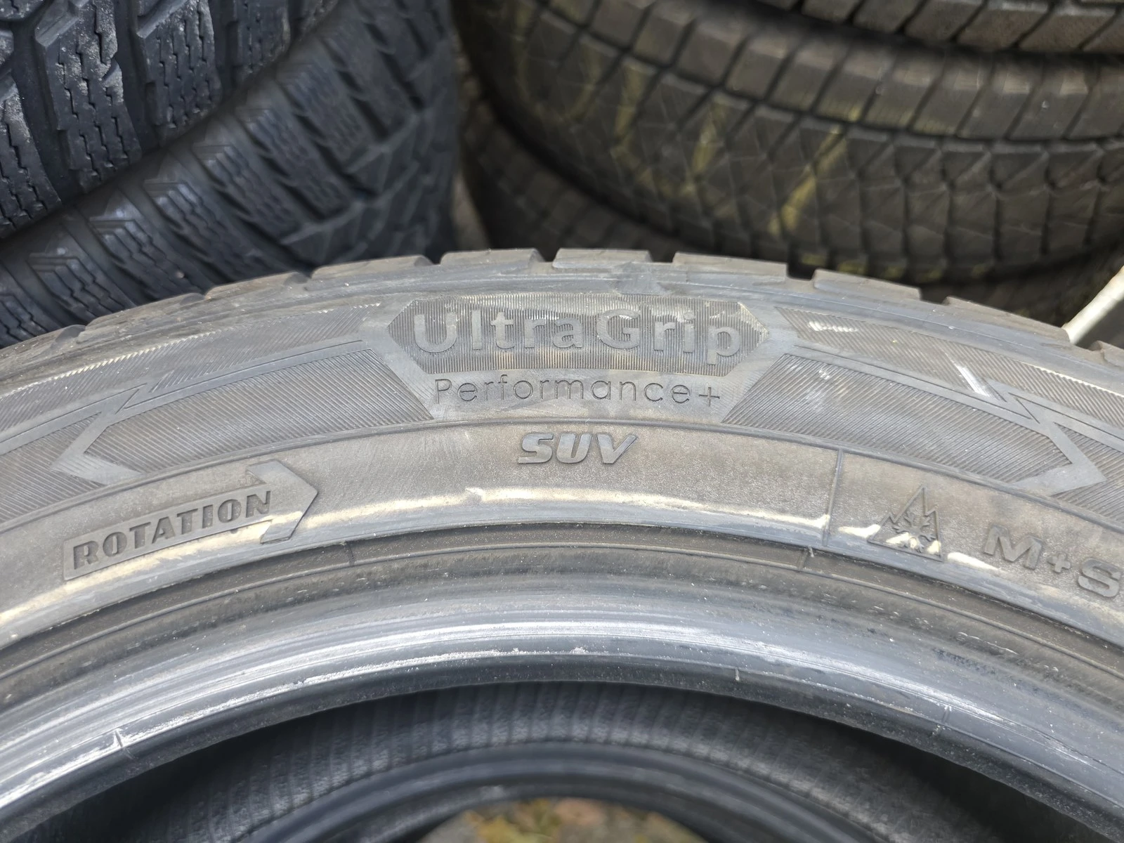 Гуми Зимни 225/55R18, снимка 7 - Гуми и джанти - 56725355