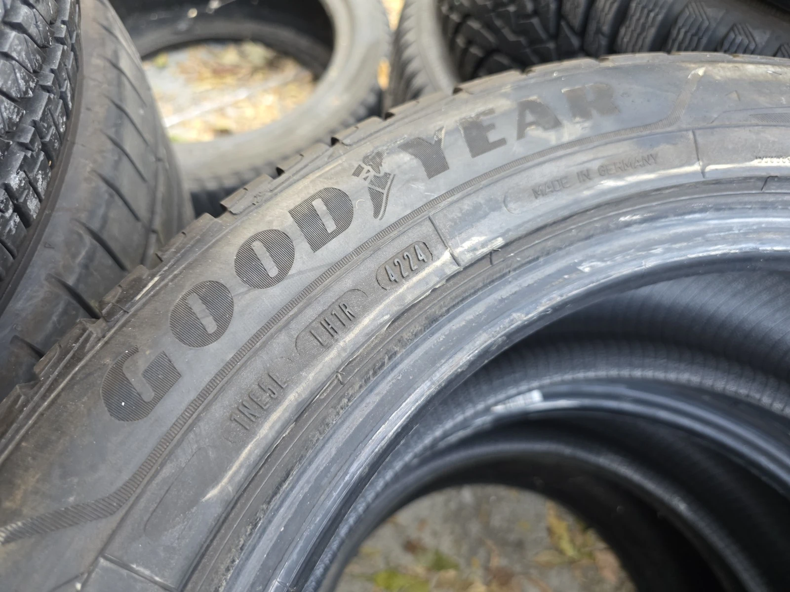 Гуми Зимни 225/55R18, снимка 6 - Гуми и джанти - 56725355