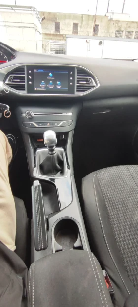 Peugeot 308 e-THP Active, снимка 11