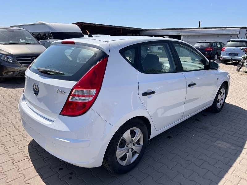 Hyundai I30 1.4i EURO 4 ЛИЗИНГ, снимка 6 - Автомобили и джипове - 46361525