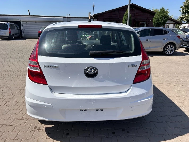 Hyundai I30 1.4i EURO 4 ЛИЗИНГ, снимка 7 - Автомобили и джипове - 46361525