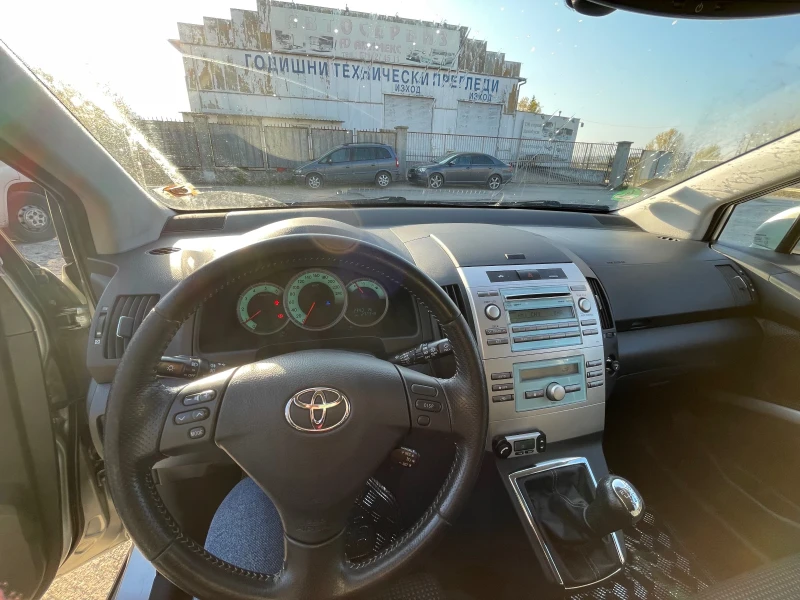 Toyota Verso, снимка 11 - Автомобили и джипове - 52530469