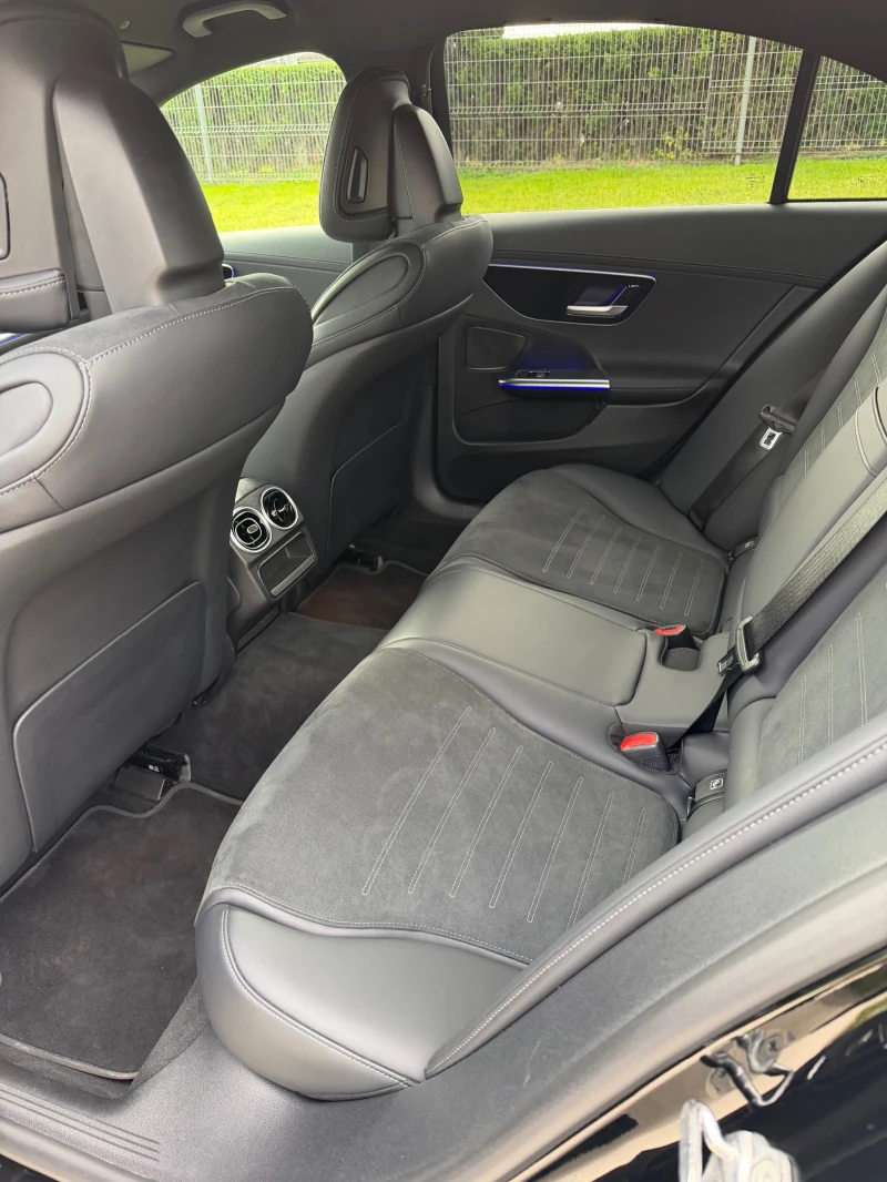 Mercedes-Benz C 300 4 MATIC, снимка 7 - Автомобили и джипове - 52554417